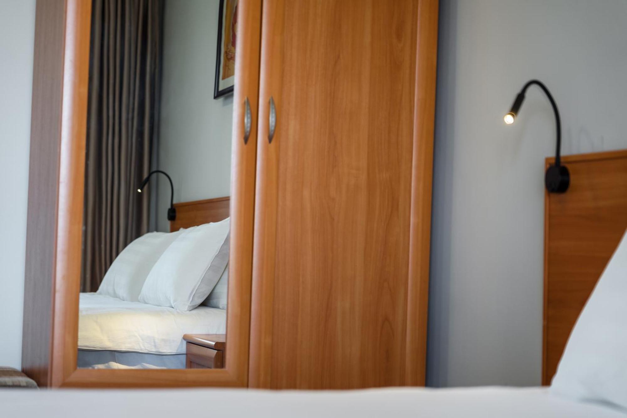 Dolinnka Hotel Cholpon-Ata Exteriör bild