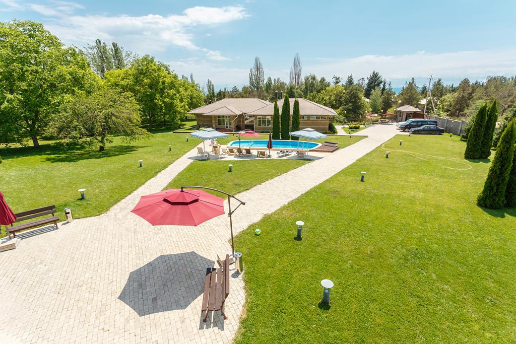 Dolinnka Hotel Cholpon-Ata Exteriör bild