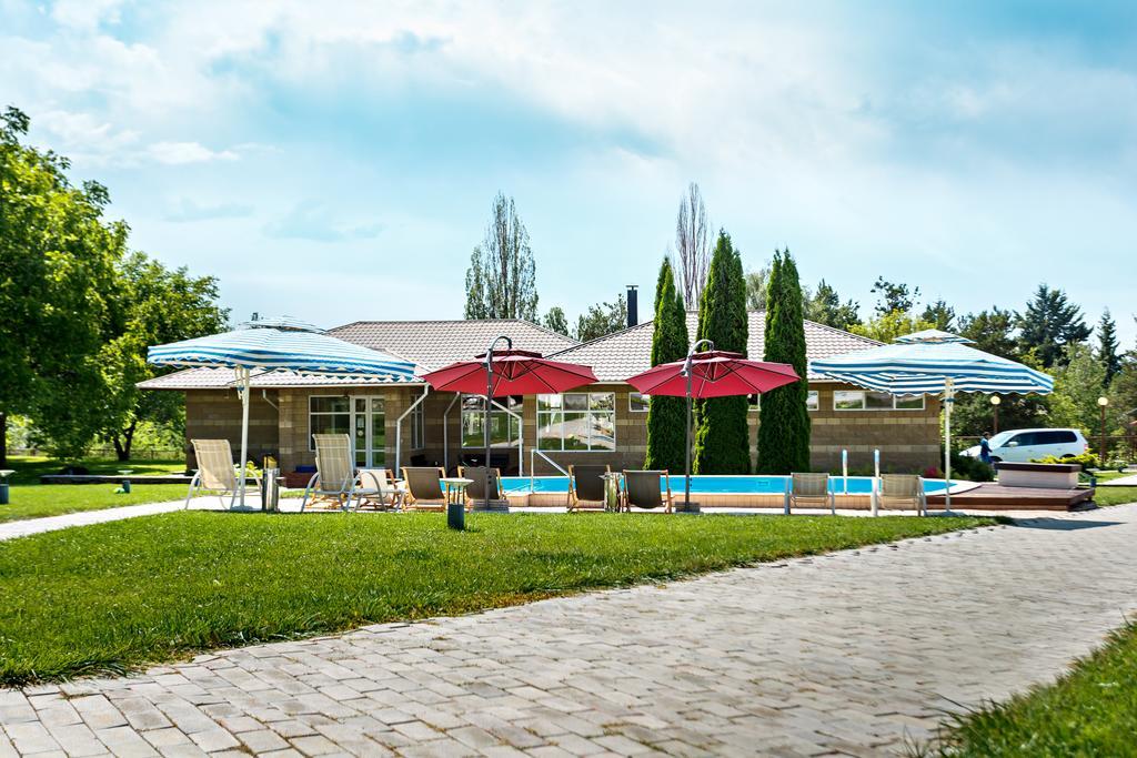 Dolinnka Hotel Cholpon-Ata Exteriör bild