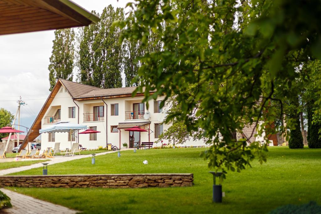 Dolinnka Hotel Cholpon-Ata Exteriör bild