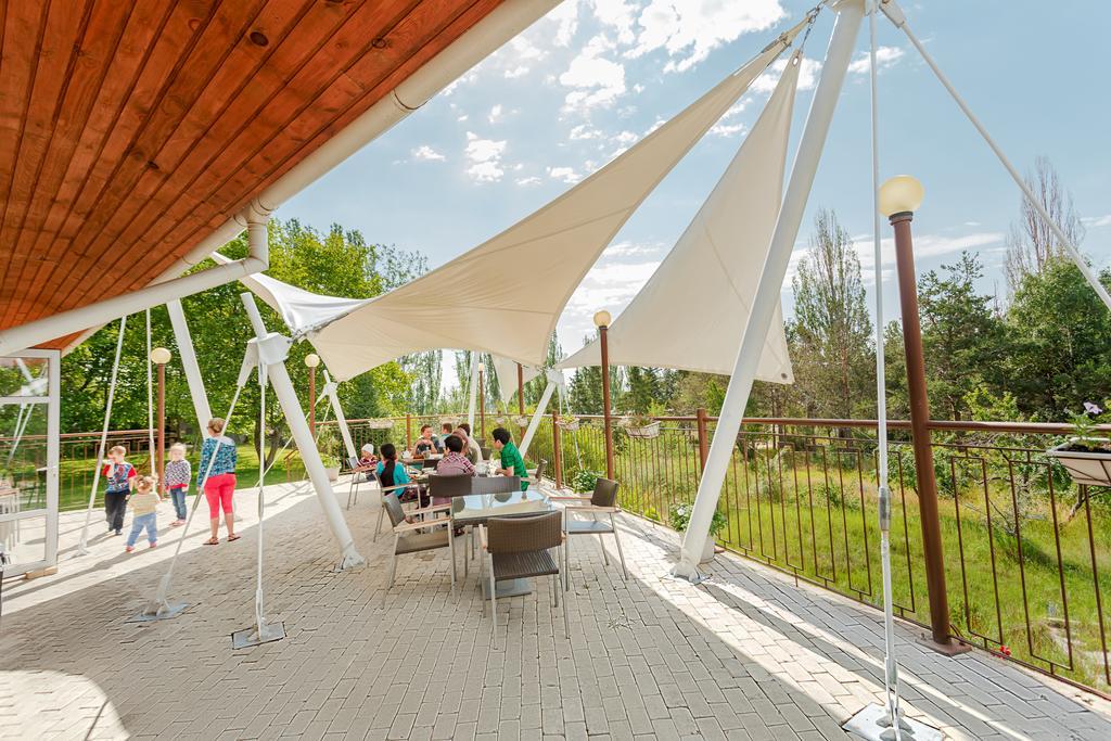Dolinnka Hotel Cholpon-Ata Exteriör bild